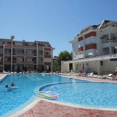 Studio - Sleeps 4 & Access To Pools * Slăntjev Brjag